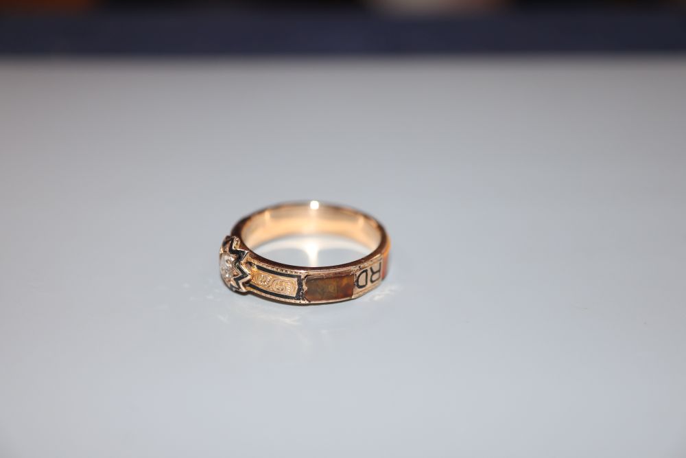 A Victorian 15ct gold ring.